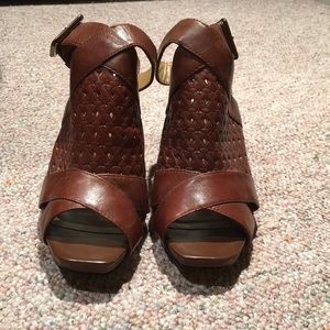 Franco Sarto brown leather heels!